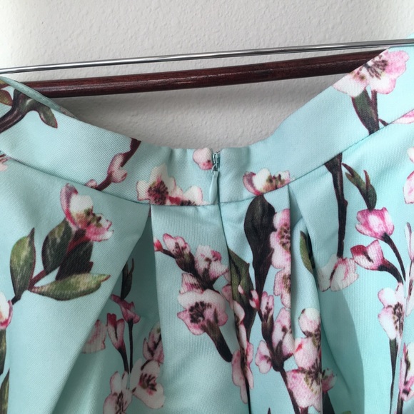 DONATED NWT 🌸🌸 Francesca’s midi floral skirt - Picture 5 of 8
